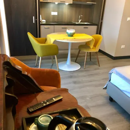 Hotel apartamentowy Dimora Augusteo 4*